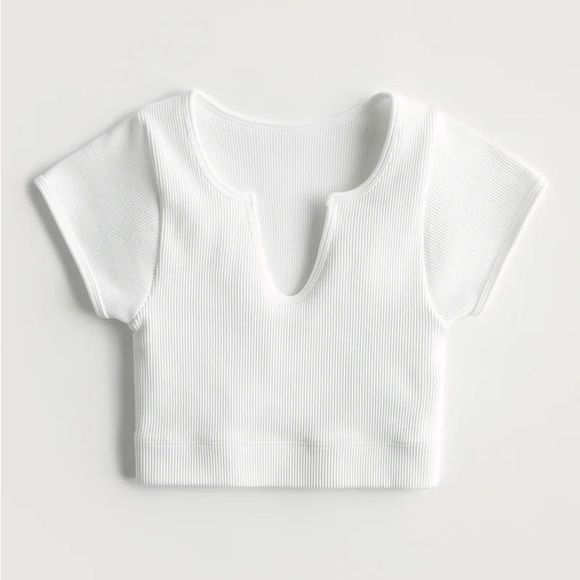 Hollister Tops - Hollister Gilly Hicks Ribbed Seamless Notch Neck
Crop Top